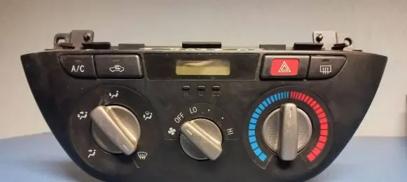 Toyota RAV 4 (XA20) Climate control unit 5590042140
