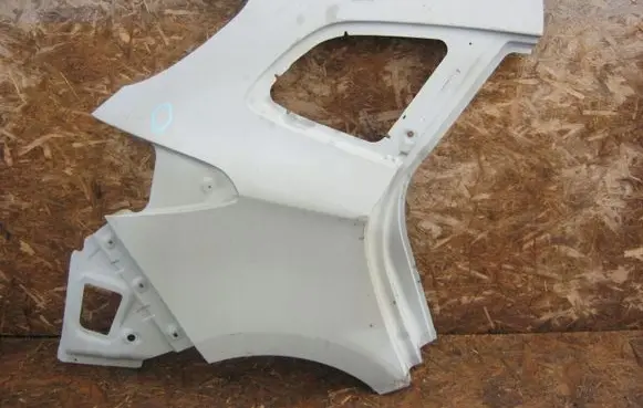KIA Carens III Fender