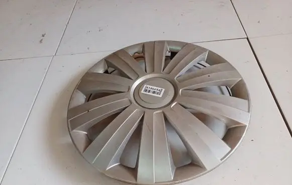 Ford Focus R15 wheel hub/cap/trim 