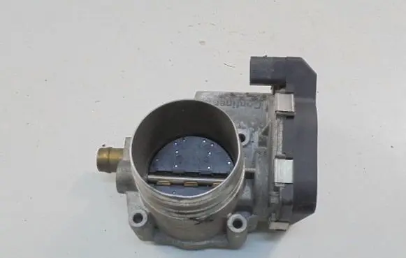 BMW 5 F10 F11 Electric throttle body valve 7588625