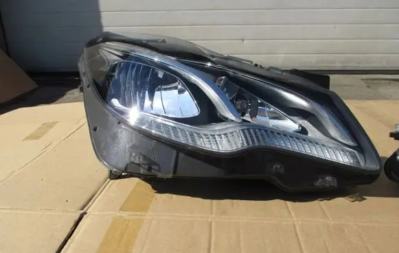 Mercedes-Benz E C207 W207 Headlight/headlamp A2078209261 2078209261
