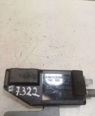 Mercedes-Benz ML W163 Aerial antenna amplifier A1638200089