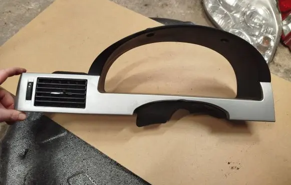 Suzuki Forenza Dashboard trim 96554904 0W00D1