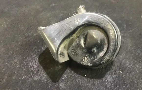 Audi A3 S3 8L Horn signal