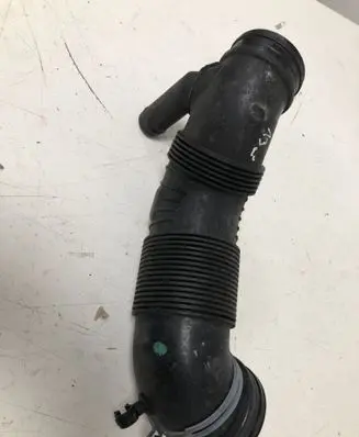 Audi Q3 8U Turbo air intake inlet pipe/hose 5N0129656