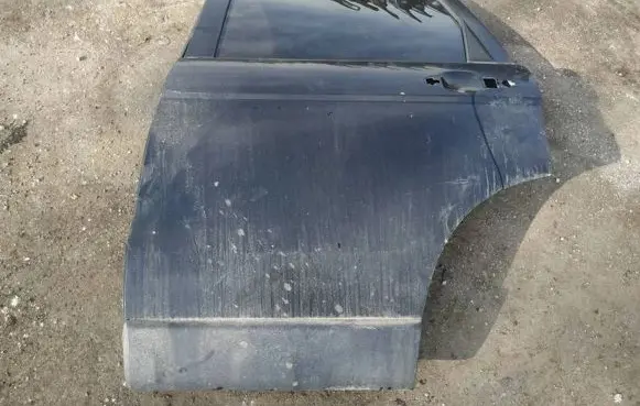 Honda CR-V Rear door juodos