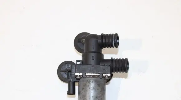 BMW 3 E46 Coolant heater control valve 1147412 8369805