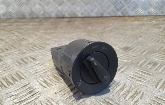Volkswagen Golf IV Light switch 1C0941531 04052030