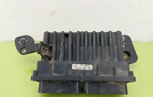 Opel Zafira A Coolant fan relay 24462343