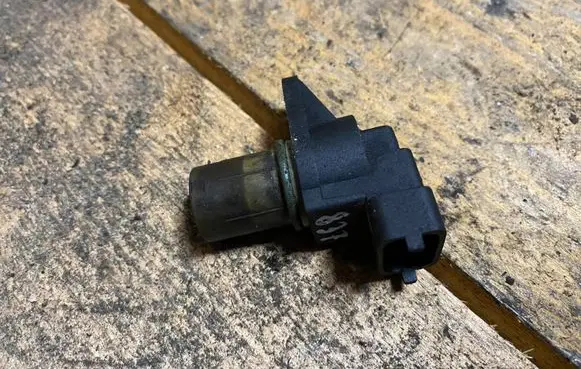 Mercedes-Benz E W211 Camshaft position sensor A0031539728 0031539728