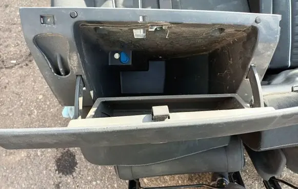Renault Clio III Glove box set 