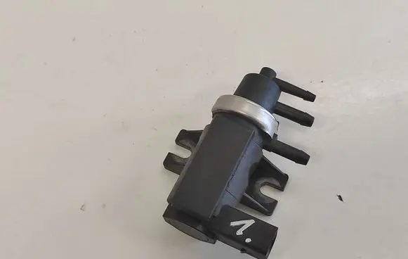 Volkswagen Touareg I Turbo solenoid valve 1J0906627C