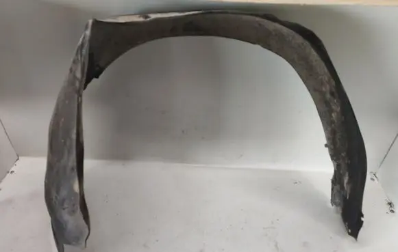 Audi A6 S6 C4 4A Front wheel arch liner splash guards
