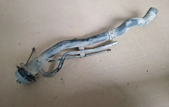Mitsubishi L200 Fuel tank filler neck pipe 