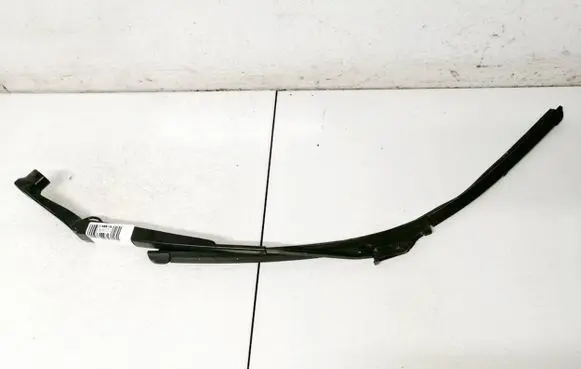 Chrysler 300 - 300C Front wiper blade arm