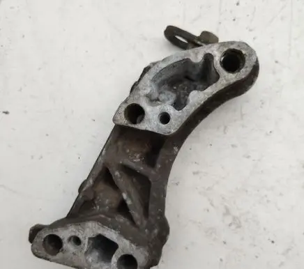Citroen C2 Engine mounting bracket 9637558580
