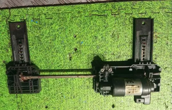 BMW 5 F10 F11 Seat adjustment motor 8323202