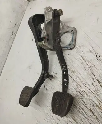 Mercedes-Benz E W124 Pedal assembly 2012902116 13297697
