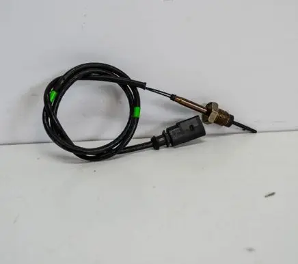 Volkswagen Scirocco Oil temperature sensor 04L906088DJ