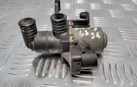 BMW 3 E36 Coolant heater control valve 1387846 1147412052
