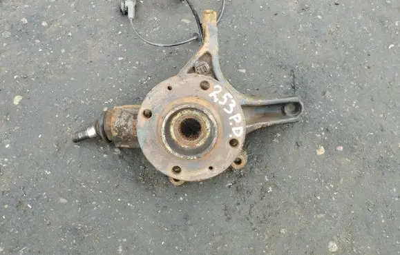 Peugeot 5008 Front wheel hub