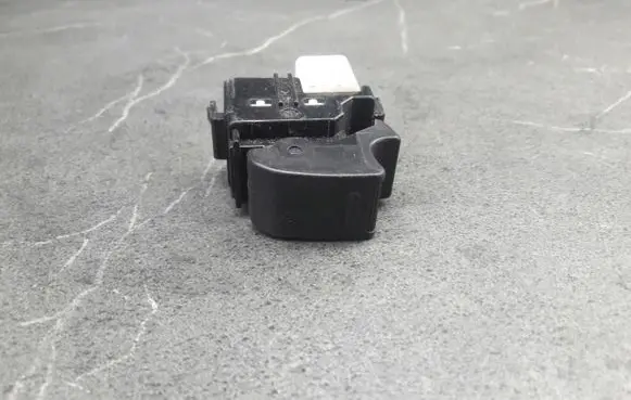 Toyota Yaris Quarter vent window switch 