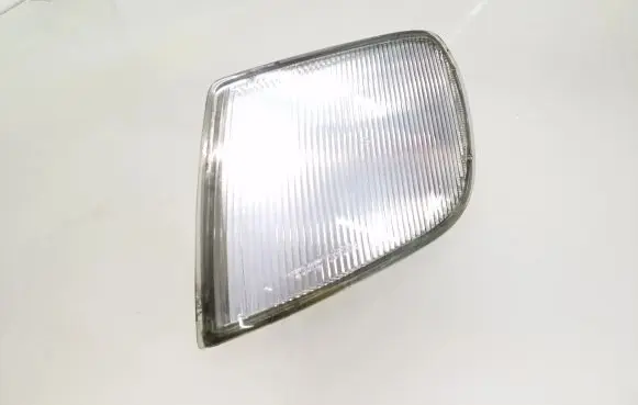 Volkswagen PASSAT B4 Front reflector 185102B