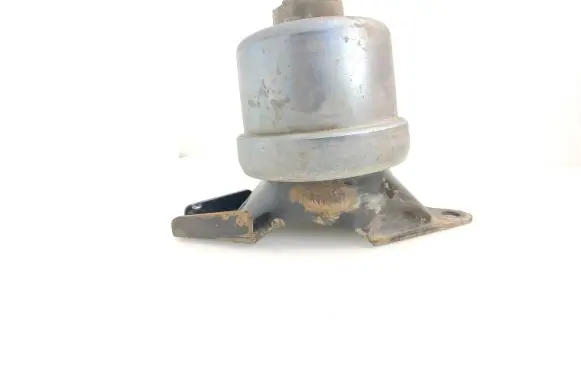 Volkswagen Transporter - Caravelle T5 Engine mount bracket