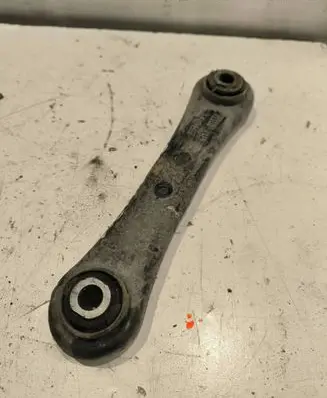 Volvo XC60 Rear control arm aj1xT033A