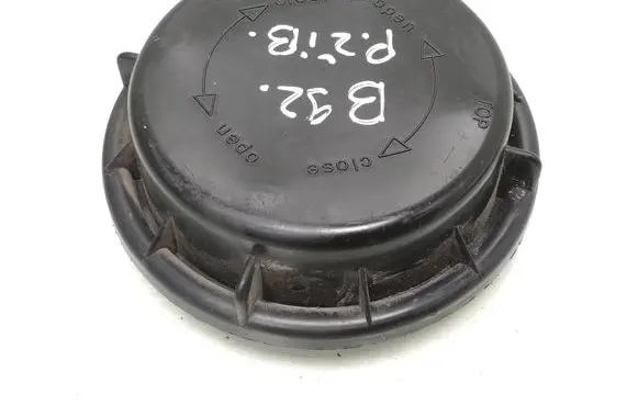 Honda Civic Headlight/headlamp dust cover 304401125N1