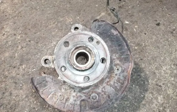 Mercedes-Benz Vito Viano W639 Front wheel hub