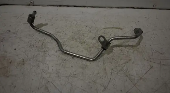 Toyota RAV 4 (XA50) Fuel injector supply line/pipe 