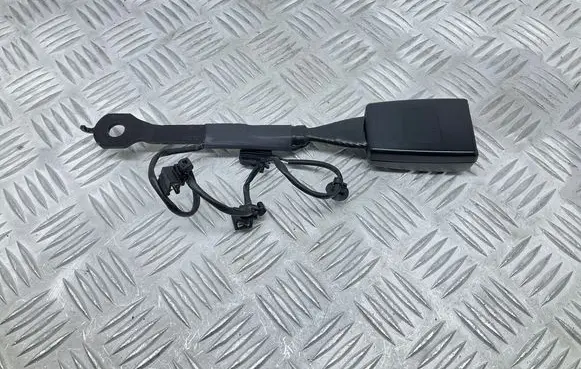 Audi Q3 8U Front seatbelt buckle 8R0857755L