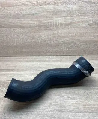 Volvo V70 Intercooler hose/pipe 30680218