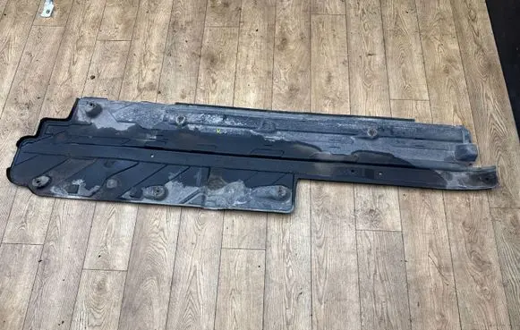 Mercedes-Benz C W204 Side bottom protection A2046100108