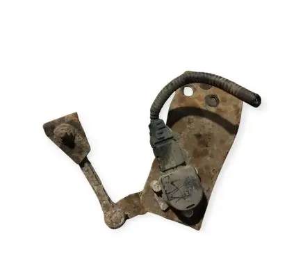 Subaru Legacy Headlight/headlamp level sensor 
