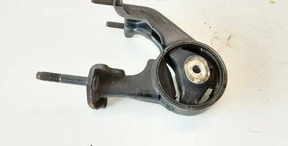 Toyota Avensis T250 Engine mount bracket 123710R010