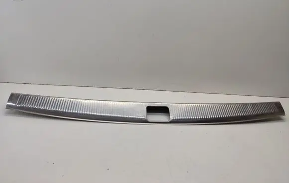 Trunk/boot sill cover protection