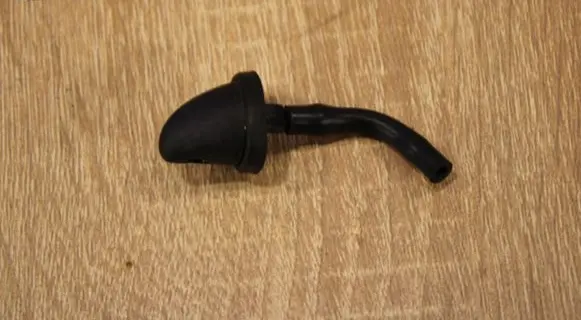 Chevrolet Orlando Windshield washer spray nozzle 