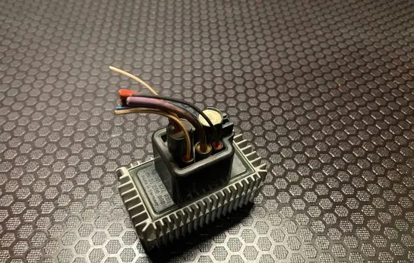 Opel Zafira B Glow plug pre-heat relay 09132691