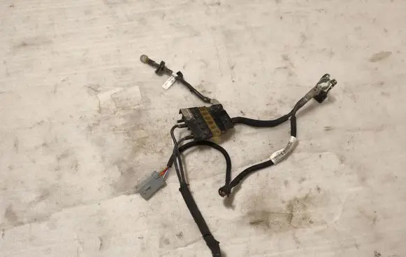 Opel Grandland X Fuse module 9811879680