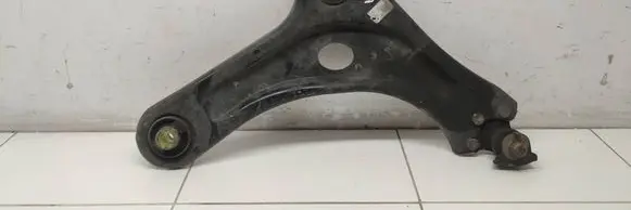 Citroen C3 Front lower control arm/wishbone
