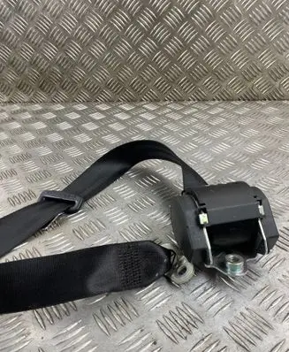 Rear seatbelt