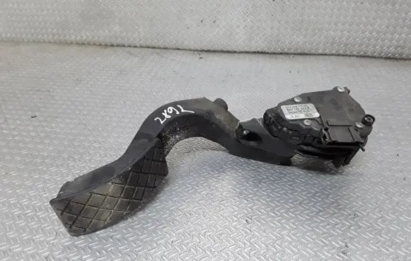 Audi A6 S6 C5 4B Accelerator throttle pedal 8D1721523F