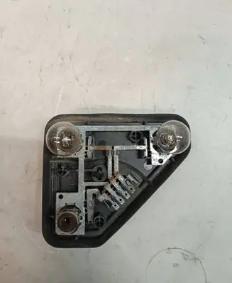 BMW 5 E39 Tail light bulb cover holder 8371326