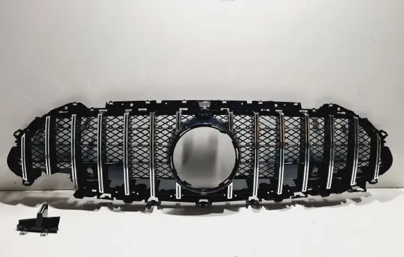 Mercedes-Benz CLS W257 Front bumper upper radiator grill