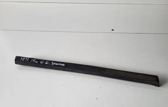 Skoda Yeti (5L) Fender end trim 