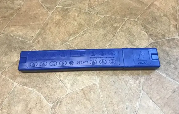 BMW 3 E90 E91 Tool box 1095457