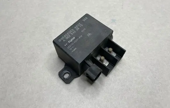Mercedes-Benz E W211 Charging relay A0025423819