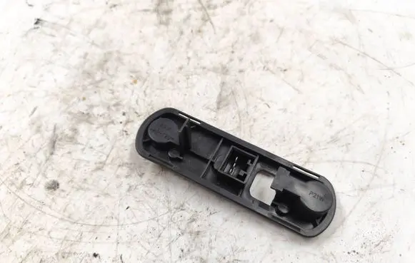 Alfa Romeo 145 - 146 Tail light bulb cover holder 37181751